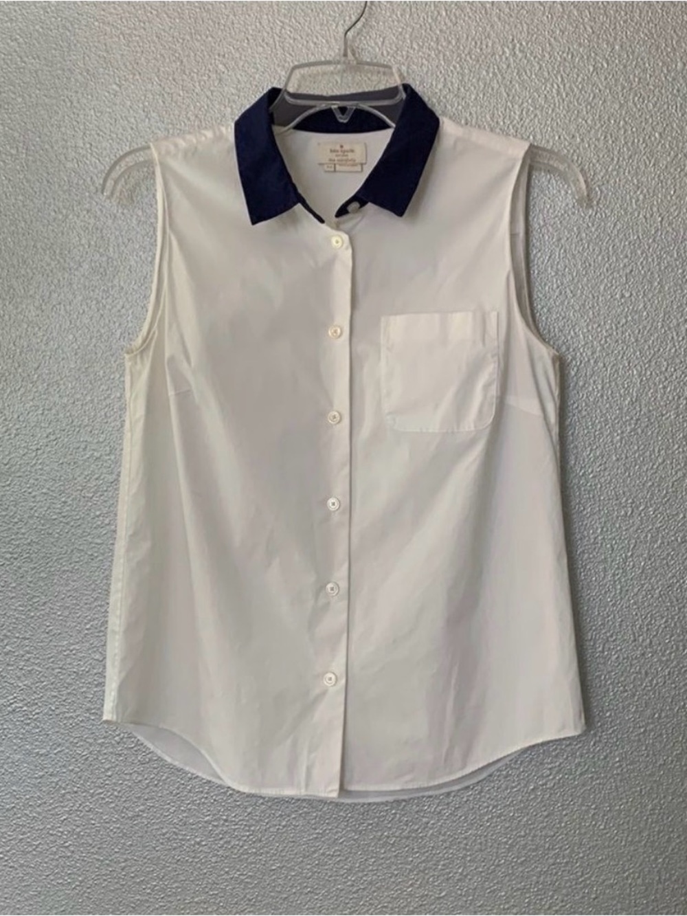 KATE Spade button down sleeveless white top with navy collar women size 4-A